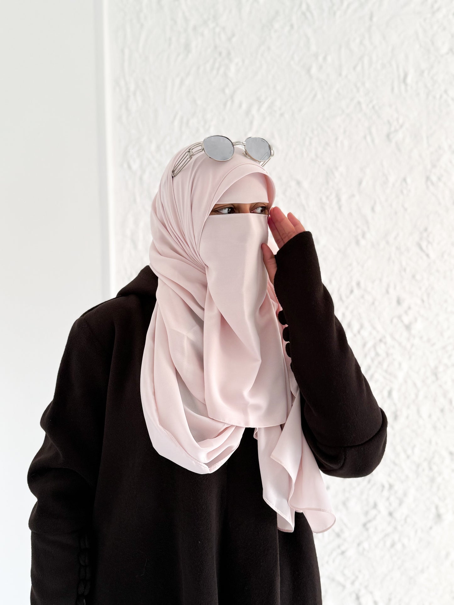 قناع السِتر من مكنون
