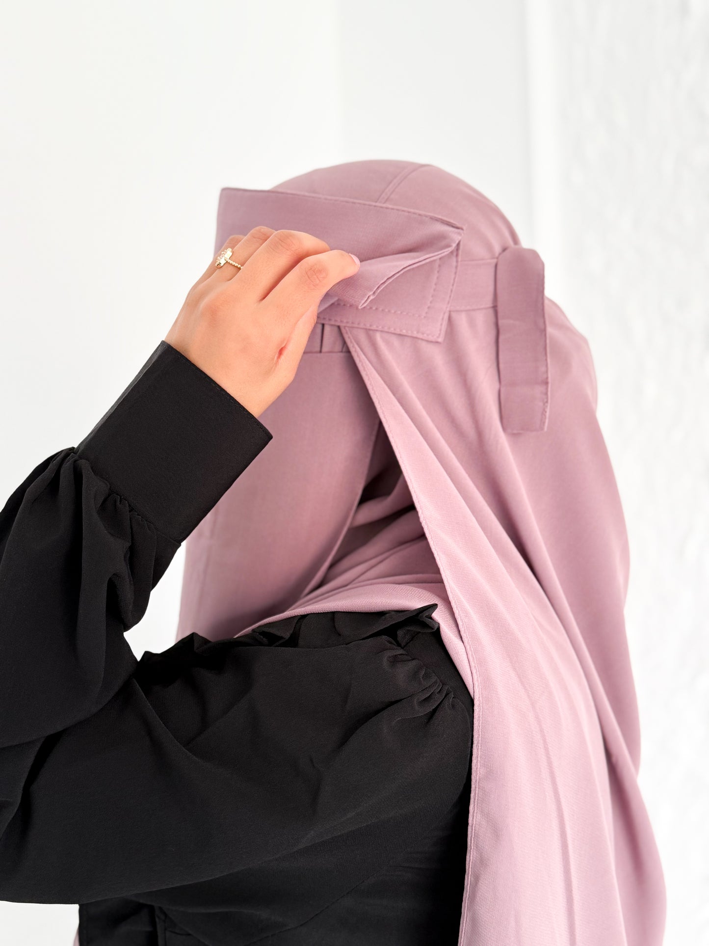 قناع السِتر من مكنون