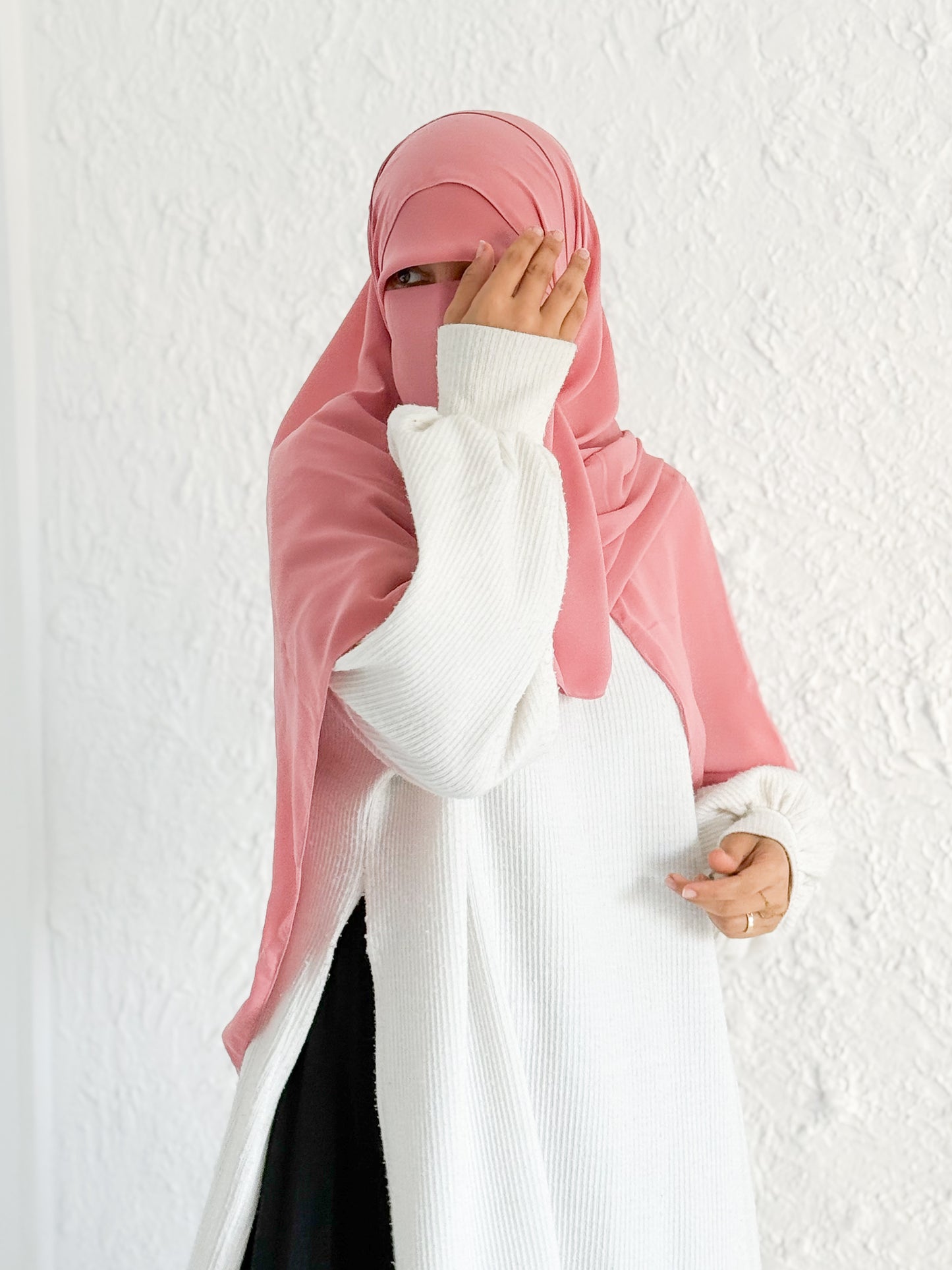 قناع السِتر من مكنون