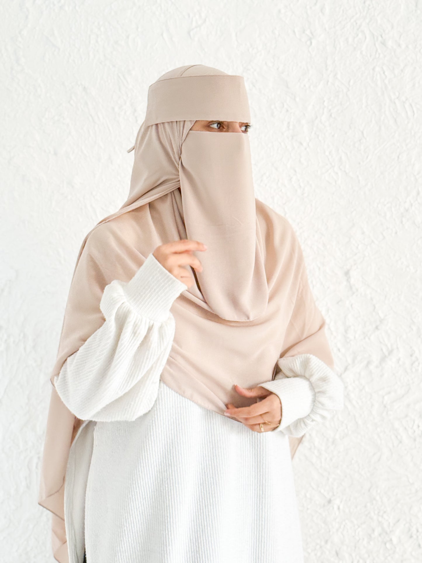 قناع السِتر من مكنون
